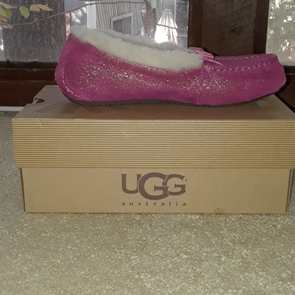 Uggs - image 2